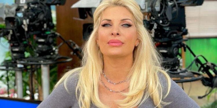 Alldaynews.gr Ελένη Μενεγάκη MEGA