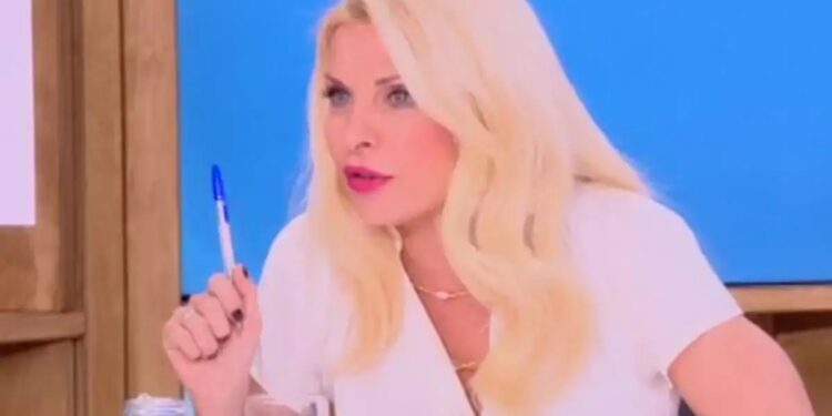 Ξεσπά η Ελένη Μενεγάκη: «Φτάνω στο τμήμα, δεν με βοηθάει κανείς και τι μου κάνεις; Με στέλνεις σπίτι μου;»