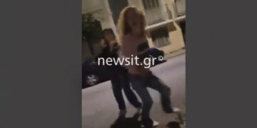 Alldaynews.gr «Φοβήθηκα ότι θα γίνει κακό» λέει αυτόπτης μάρτυρας για τη γυναίκα που πήδηξε από το παράθυρο για να σωθεί