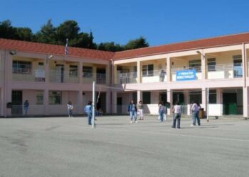 15χρονος έσβησε τσιγάρο σε μάγουλο 14χρονου – Χειροπέδες και στους γονείς του δράστη