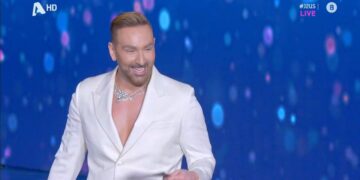 Alldaynews.gr Τpελά εpωτευμένος ο Νίκος Κοκλώνης: To αποκάλυψε ζωντανά στον αέρα με τον πιό όμορφο τρόπο ζητώντας αuτή τη χάρη από τη Δέσποινα Βανδή