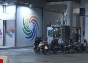 Alldaynews.gr Η 28χρονη είχε μηνύσει τον πρώην σύντροφό της για βιασμό και ξυλοδαρμό – Της κάρφωσε το μαχαίρι στην καρδιά έξω από το ΑΤ Αγίων Αναργύρων