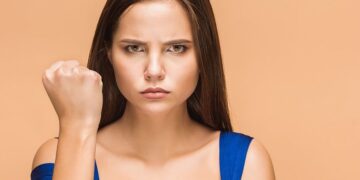 Τα έξι πιο οξύθυμα ζώδια – Αρπάζονται εύκολα με τους άλλους