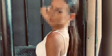 Alldaynews.gr Μαρκόπουλο: «Της είχα πει να ξεκόψει μαζί του. Οι γιατροί λένε ότι δεν επιστρέφει», σπαράζει η μάνα της 22χρονης