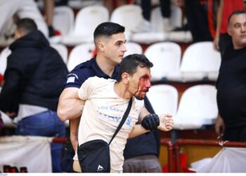 Σοβαρά επεισόδια στο Νήαρ Ηστ – Τρίκαλα – Οπαδοί αποχώρησαν αιμόφυρτοι από το γήπεδο (φωτο)