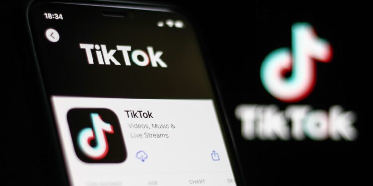 Alldaynews.gr «Βóμβα» με το TikTok – H Ευρώπη έτοιμη να το απαγορεύσει σε όλες τις χώρες
