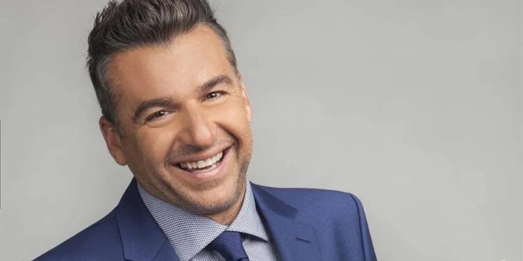 Ο Γιώργος Λιάγκας απέκτησε σε πλειστηριασμό τη μεζονέτα του Παναγιώτη Νίκα στην Τήνο – Αυτή είναι η υπερπολυτελής μεζονέτα (φωτο)