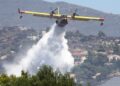 Χαλκιδική: Καναντέρ έριξε κατά λάθος τόνους νερού σε ξενοδοχείο (video)