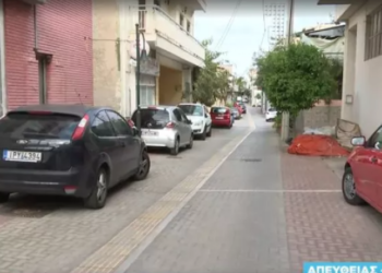 Μόνο στην Ελλάδα: Διάδρομος τυφλών στη μέση του δρόμου (video)