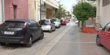 Alldaynews.gr Μόνο στην Ελλάδα: Διάδρομος τυφλών στη μέση του δρόμου (video)