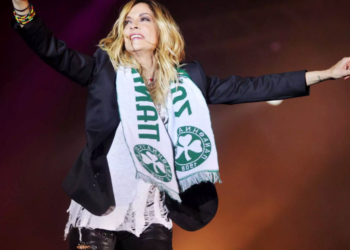 Επικό τρολάρισμα στους παίκτες του Ολυμπιακού: Πήγαν στη Βίσση κι εκείνη τους έπαιξε τον… ύμνο του Παναθηναϊκού