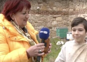 Παράδειγμα προς μίμηση: Ο 14χρονος Δημοσθένης έχει 15 μελίσσια & είναι ο νεότερος μελισσοκόμος