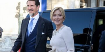 Alldaynews.gr Ο Παύλος έγινε 57 ετών – Η φωτογραφία με την Μαρί Σαντάλ και τα παιδιά του