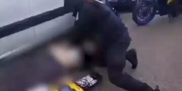 Alldaynews.gr Αστυνομικοί σώζουν πολίτη από έμφραγμα στη μέση του δρόμου – Τα συγκινητικά λόγια της συζύγου (video)