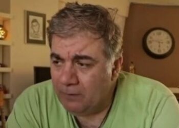 Δεν μπορεί να μιλήσει, έγραψε αυτό: Συγκινεί το σημείωμα του Δημήτρη Σταρόβα μέσα από το νοσοκομείο