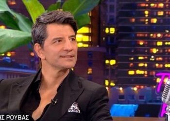Σάκης Ρουβάς: «Ήμουν συμμαθητής με τη μητέρα μου, τελειώσαμε μαζί το λύκειο»