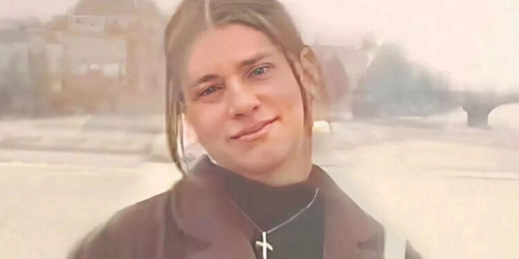 Θρήνος και οργή στην κηδεία της 17χρονης Νικολέτας στην Κρήτη: Γιατί δεν την «διάβασαν» οι ιερείς