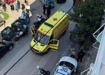 Ολοκληρώθηκε η τραγωδία: Νεκpή η 44χρονη που κατέρρευσε μπροστά στα μάτια του 7χρονου γιου της