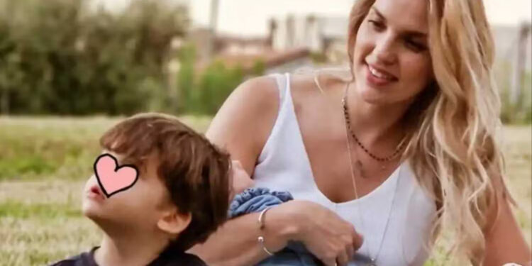 Μαντώ Γαστεράτου: Έγκυος για τρίτη φορά – Οι φωτογραφίες με φουσκωμένη κοιλιά