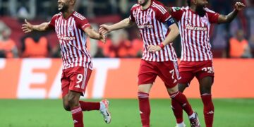 Ονειρεμένη εμφάνιση: Έρχεται …θρυλικός τελικός του Conference – Ολυμπιακός- Άστον Βίλα 2-0 με σόου Ελ Κααμπί