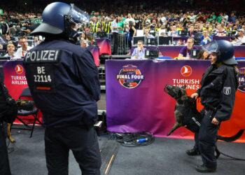 Βερολίνο: Μάχη για τη ζωή του δίνει ένα άτομο μετά από συμπλοκή, άλλοι 2 σοβαρά τραυματίες