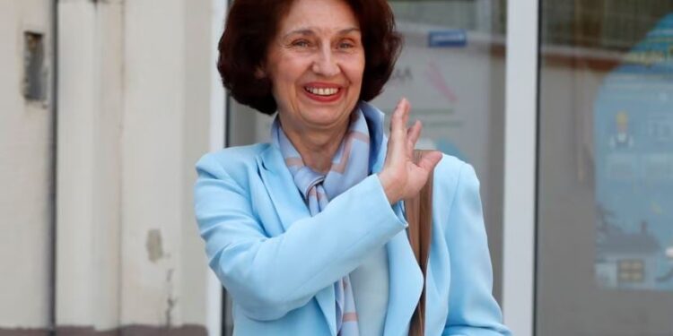 Alldaynews.gr Πρόκληση της Σιλιάνοφσκα: Αποκάλεσε «Μακεδονία» τη χώρα της κατά την ορκωμοσία της – Αποχώρησε η πρέσβης της Ελλάδας (video)