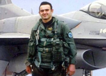 Alldaynews.gr Κώστας Ηλιάκης: 18 χρόνια από τον θάνατό του – «Θέλω του χάρου το φιλί μες στο αεροπλάνο»