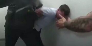 Alldaynews.gr Σοκ από την βάναυση κακοποίηση Ιταλού φοιτητή από αστυνομικούς στο Μαϊάμι (video)