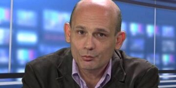 Alldaynews.gr Εγκεφαλικό υπέστη ο δημοσιογράφος Πάρις Καρβουνόπουλος
