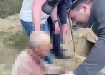 Άντρας ήταν θαμμένоς ζωντανóς 4 μέρες: Αστυνομικοί άκουσαν τις κραuγές του – Βίντεο από τη διάσωση