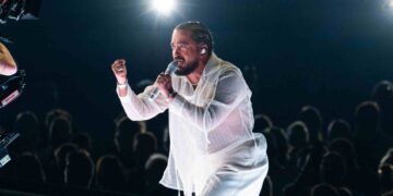 Alldaynews.gr Το «Mon Amour» έγραψε ιστορία: Το πρώτο γαλλικό τραγούδι που «έσπασε» ρεκόρ streaming στo Spotify