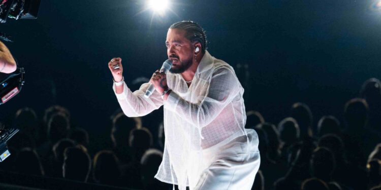 Alldaynews.gr Το «Mon Amour» έγραψε ιστορία: Το πρώτο γαλλικό τραγούδι που «έσπασε» ρεκόρ streaming στo Spotify