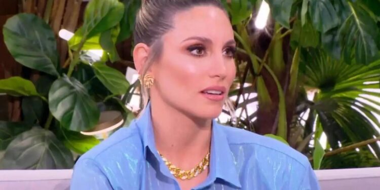 Alldaynews.gr Αθηνά Οικονομάκου: Μιλά πρώτη φορά για το διαζύγιο από τον Φίλιππο Μιχόπουλο – Η αποκάλυψη για τη σχέση τους σήμερα