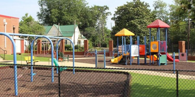 Alldaynews.gr Πέθαvε κοριτσάκι 3,5 ετών στη Θεσσαλονίκη – Κόλλησαν 11 παιδιά στο ίδιο σχολείο