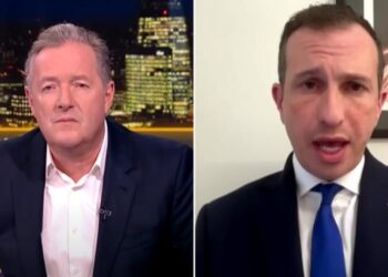 Alldaynews.gr Χαμός σε ποδοσφαιρικό αγώνα τοπικού πρωταθλήματος: Πέταξαν κάτω το διαιτητή και άρχισαν να τον χτυπούν! (φωτό)