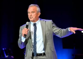 Ρόμπερτ Κένεντι Τζούνιορ: «Ένα σκουλήκι μπήκε στον εγκέφαλό του, έφαγε ένα μέρος και πέθανε»