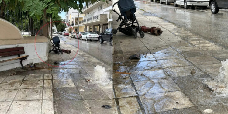 ΠΡΙΝ ΑΠΟ ΛΙΓΟ: Μητέρα με το έξι μηνών βρέφος της παρασύρθηκαν από αυτοκίνητο – Σε σοβαρή κατάσταση το μωρό