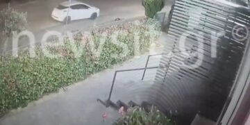 Alldaynews.gr Βίντεο ντοκουμέντο από το τροχαίο στη Νέα Ερυθραία με θύμα 22χρονο: Η στιγμή της φονικής σύγκρουσης