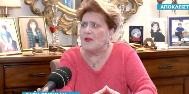 Βάσια Τριφύλλη για Μαρίνα Σάττι: «Δεν βρέθηκε ένας χριστιανός να της δώσει μια μπούφλα;»