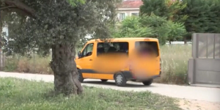 Alldaynews.gr Από θαύμα γλίτωσε ο 5χρονος που ξέχασαν 7 ώρες σε σχολικό λεωφορείο στην Κηφισιά – Τον έσωσε η ψυχραιμία του