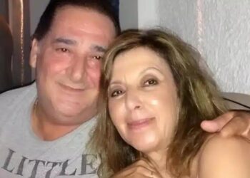 Βασίλης Καρράς: «Χριστίνα, σε αυτό το ταξίδι δεν θα σε πάρω μαζί μου» – Το συγκινητικό σημείωμα που άφησε στη σύζυγό του