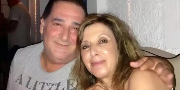 Alldaynews.gr Βασίλης Καρράς: «Χριστίνα, σε αυτό το ταξίδι δεν θα σε πάρω μαζί μου» – Το συγκινητικό σημείωμα που άφησε στη σύζυγό του