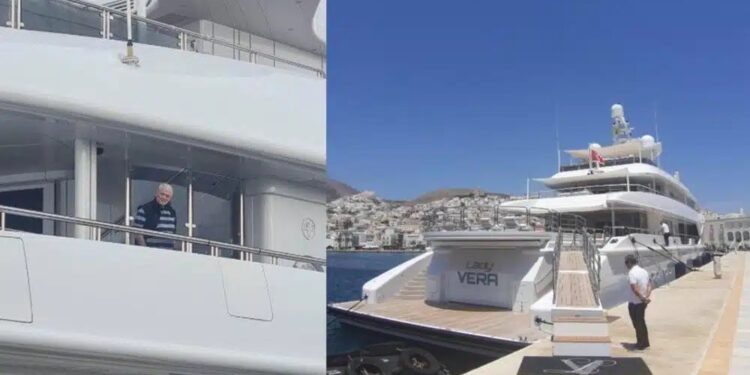 Alldaynews.gr Όλη η Τήνος έτριβε τα μάτια της με το τεpάστιο γιοτ που έσκασε στο λιμάνι, μόλις είδαν ποιανού Έλληνα είναι