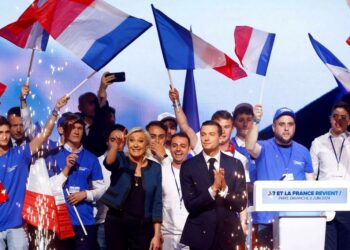 Νίκη Λε Πεν με 34% δείχνουν τα πρώτα exit polls – Δεύτερο το Νέο Λαϊκό Μέτωπο με 28,1% και τρίτος ο Μακρόν με 20,3%