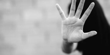 Alldaynews.gr «Θα σε θάψω ζωντανή» – Απειλές του δημοσιογράφου της ΕΡΤ και στην πρώην σύζυγό του