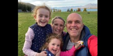 Alldaynews.gr Γονείς πέθαναν από καρκίνο με διαφορά λίγων ημερών και άφησαν ορφανά δύο κοριτσάκια