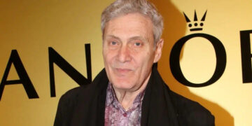 Alldaynews.gr Αλμπέρτο Εσκενάζυ: Η καταγωγή του, η σπουδαία καριέρα, η ηθοποιός κόρη του και η άποψή του για την ομοφυλοφιλία