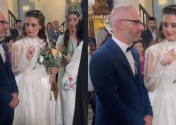Δάκρυσαν οι πάντες: Ρίγη συγκίνησης προκαλεί η νύφη που μεταφέρει με νοηματική στον γαμπρό τα λόγια του ιερέα