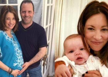 Έγινε μητέρα στα 53 και στέλνει ένα αισιόδοξο μήνυμα σε όσες πιστεύουν ότι είναι πολύ αργά για να κάνουν παιδί