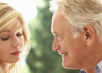 «Ερωτεύτηκα τον πεθερό μου και θέλω να πάρω διαζύγιο από τον γιο του, πως λέτε να του το πω;»